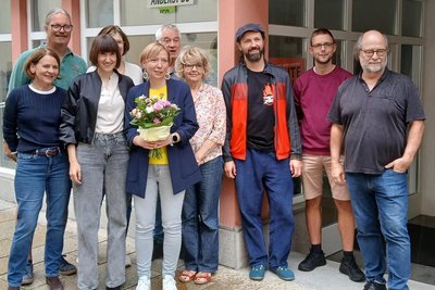 Unsere frisch gekürte Landratskandidatin Claudia Woller (mit Blumen) und Jutta Koller, Sascha Müller, Steffi Auer, Monika Salomon, Dirk Wildt, Christian Anetsberger, Stefan Gangl, Eike Hallitzky (c) Verena Regner