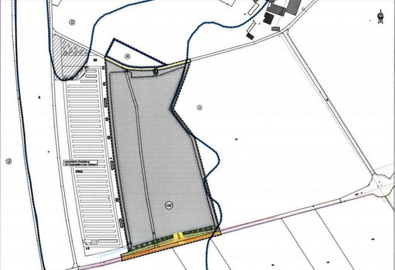 Das Gewerbegebiet in Hartham soll erweitert werden. Die graue Fläche stellt die zu bebauende Fläche dar. | Foto: Gemeinde Neuhaus am Inn