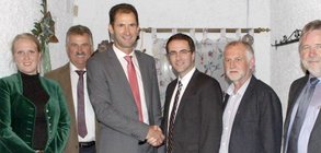 Bürgermeisterkandidat BW/FWG/Grüne/SPD, Tiefenbach/Passau: Walter Wagner (3. v.l.)