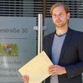 Pressefoto: Anton "Toni" Schuberl mit seiner Klage gegen Grenzkontrollen vor dem Bayerischen Verwaltungsgericht