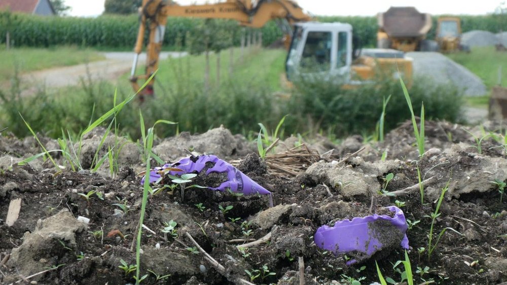 Plastikmüll der Inntal-Gärtnerei in Rothof / Neuhaus am Inn
