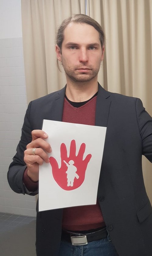 MdL Toni Schuberl zum Red-Hand-Day