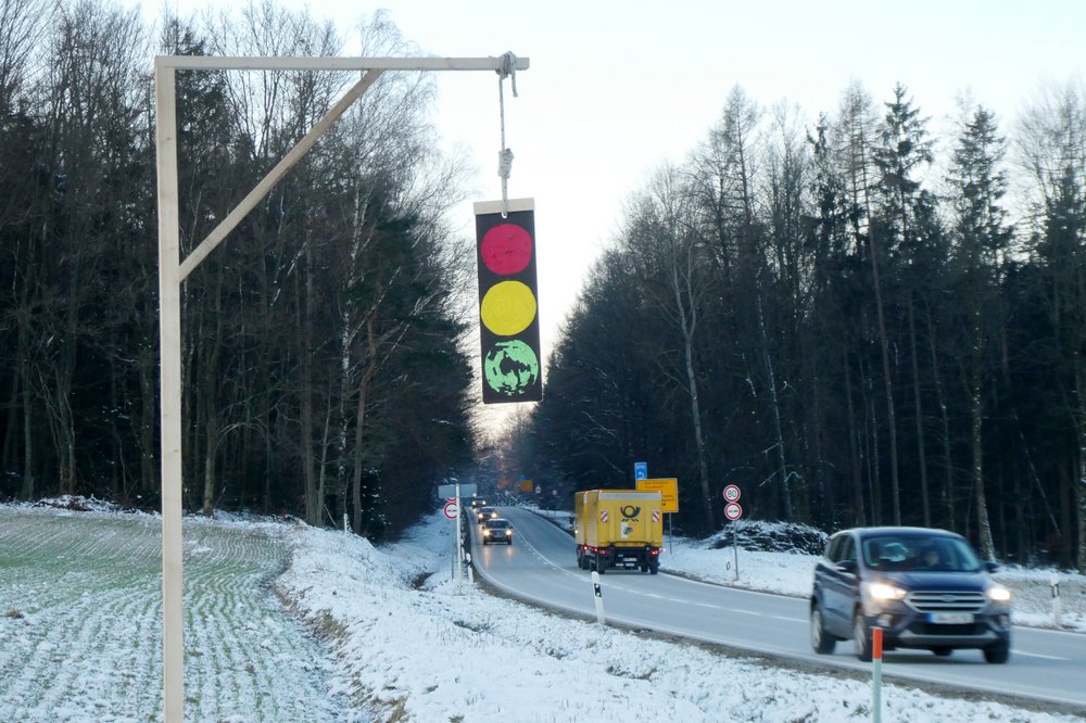"Ampel"-Galgen auf dem Weg von Fürstenzell nach Passau | Foto: Dirk Wildt
